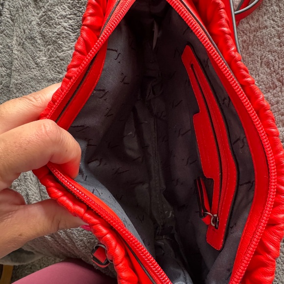 Red Cross body and matching wallet - Picture 2 of 2